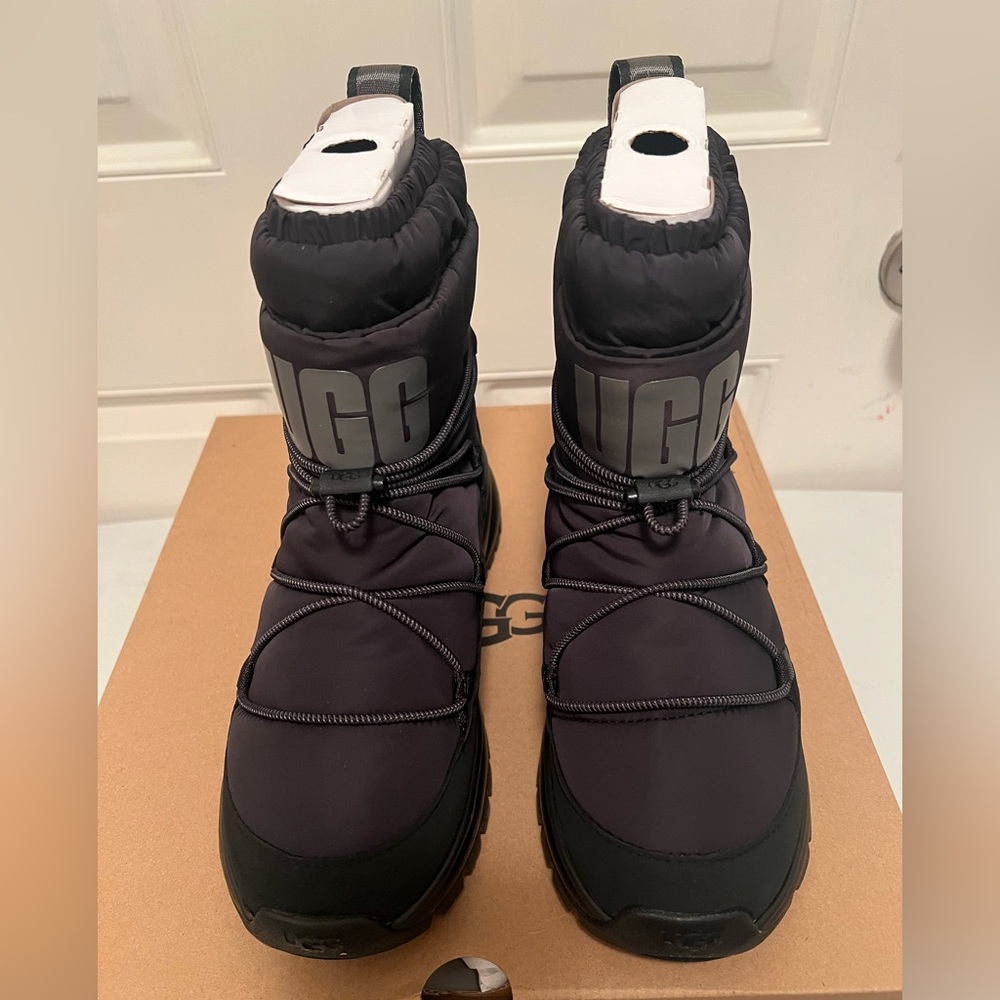 NEW Women’s UGG Genuine Shearling Lined Mid Puffer Boot Black - Picture 3 of 10
